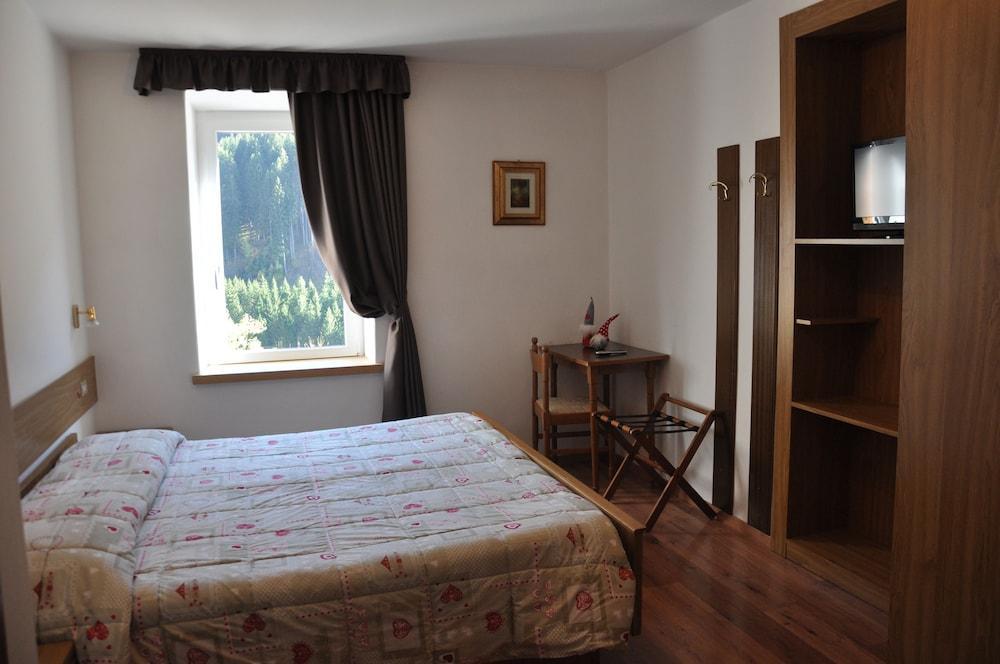 Alpenlife Hotel Someda Moena Esterno foto