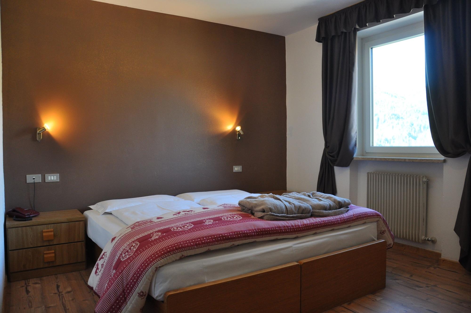 Alpenlife Hotel Someda Moena Esterno foto