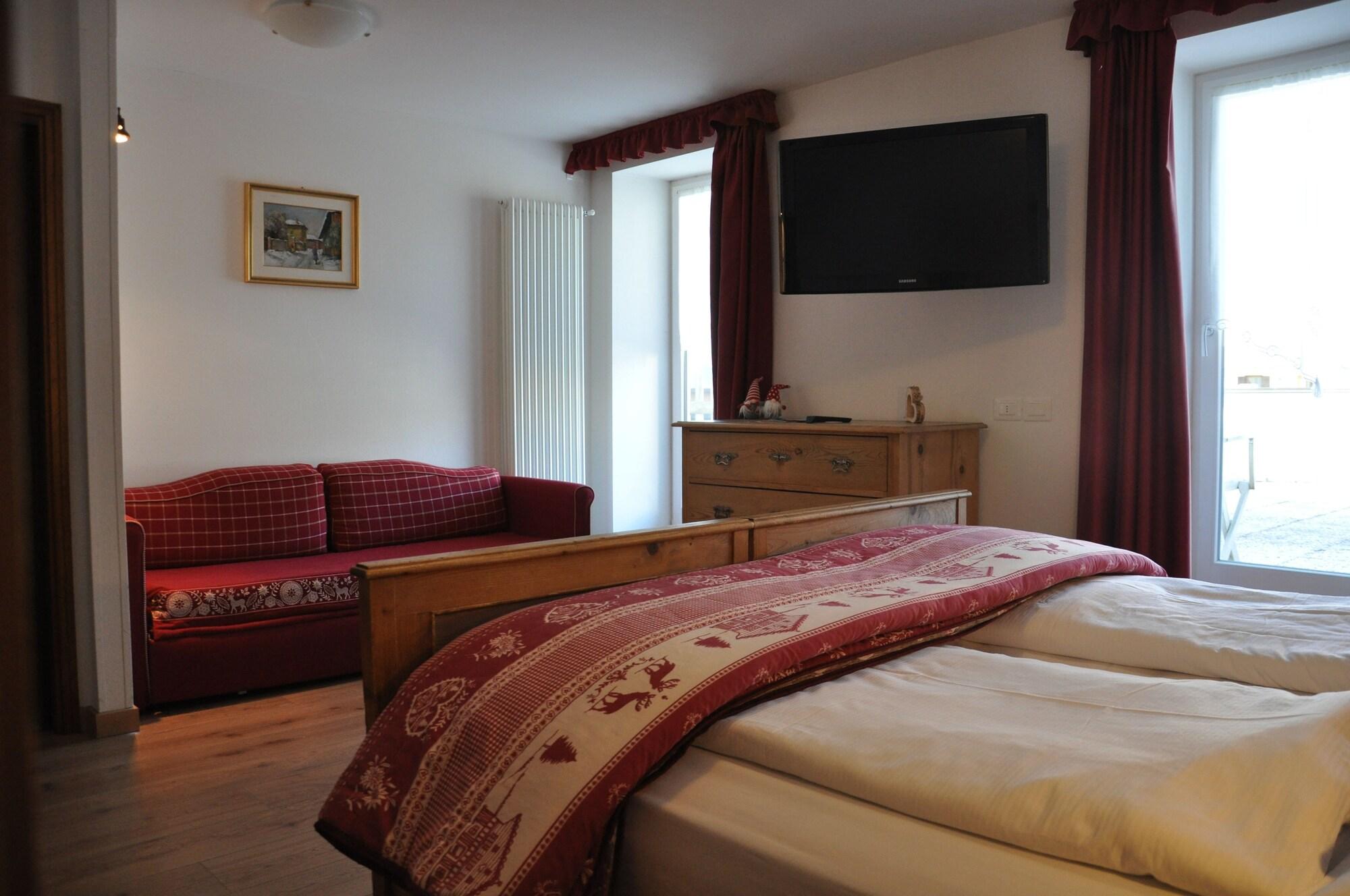 Alpenlife Hotel Someda Moena Esterno foto