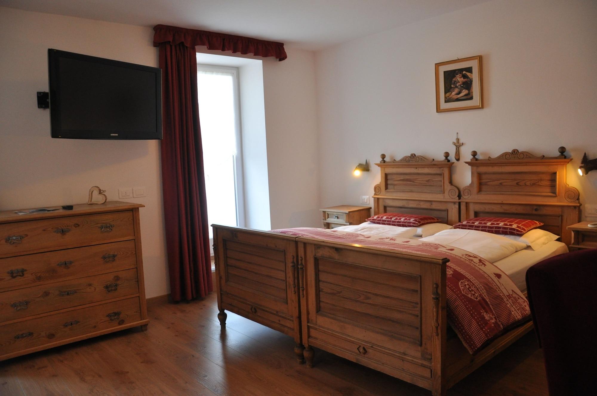 Alpenlife Hotel Someda Moena Esterno foto