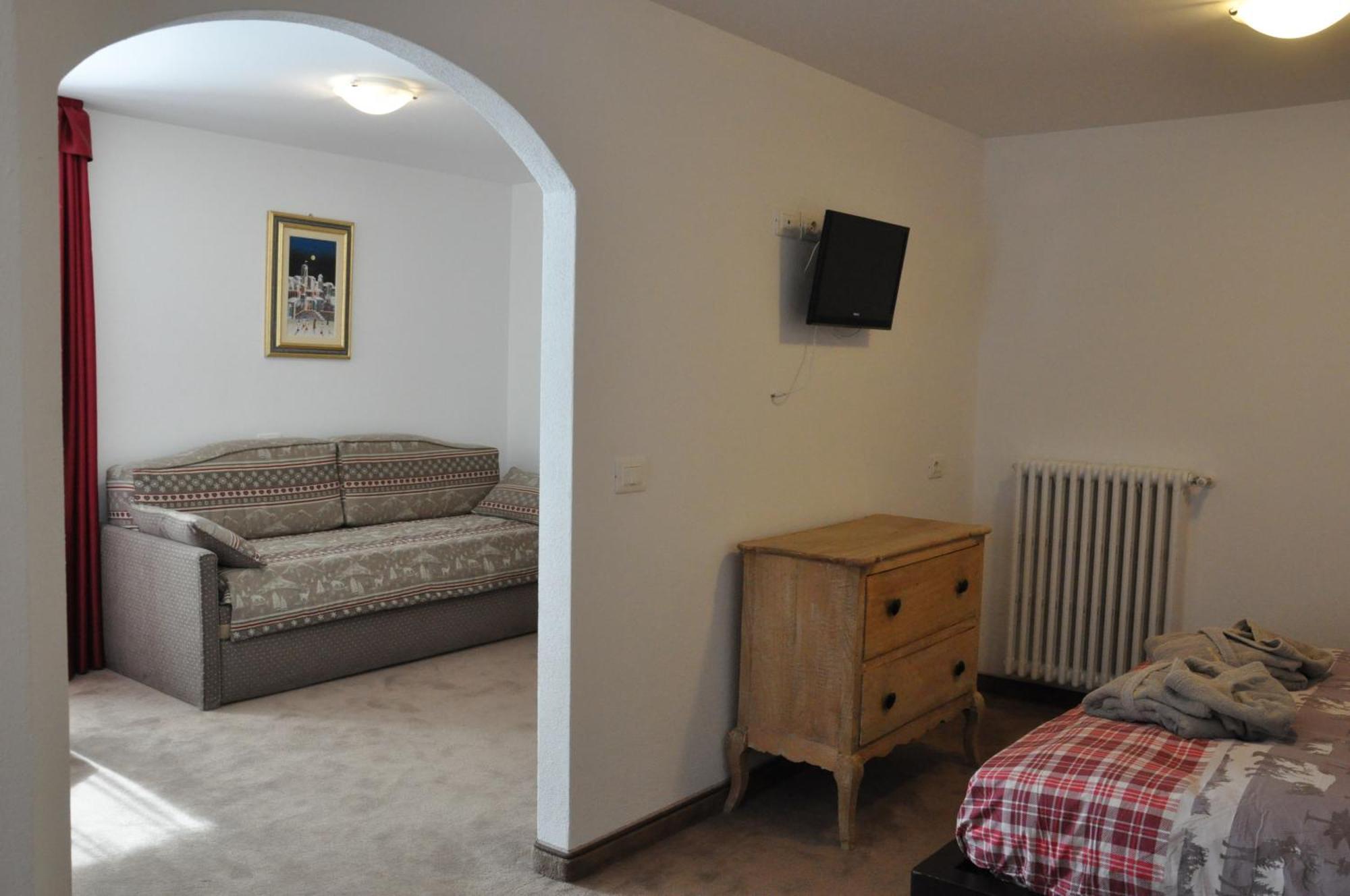 Alpenlife Hotel Someda Moena Esterno foto