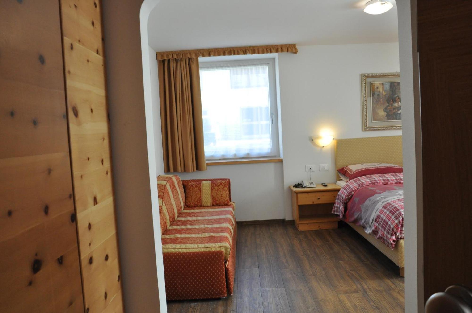 Alpenlife Hotel Someda Moena Esterno foto